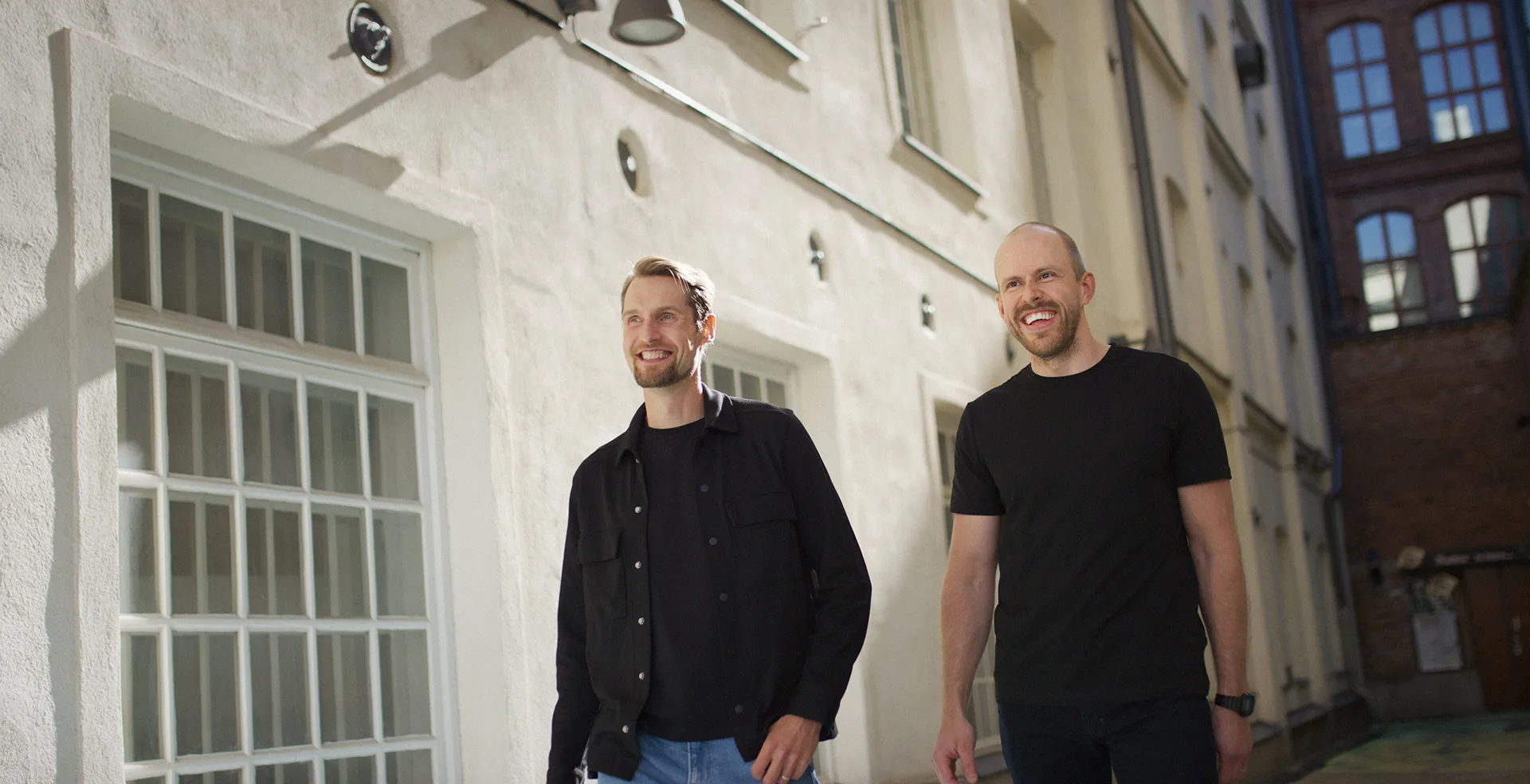 Ahooy Creative vahvistaa videotuotannon palveluitaan liiketoimintakaupalla videotuotantoyhtiö Nobrainerin kanssa